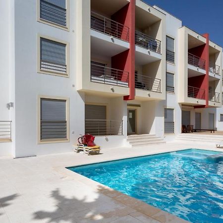 אלבופיירה Luminous 2 Bdr Apartment W/Pool By Lovelystay מראה חיצוני תמונה