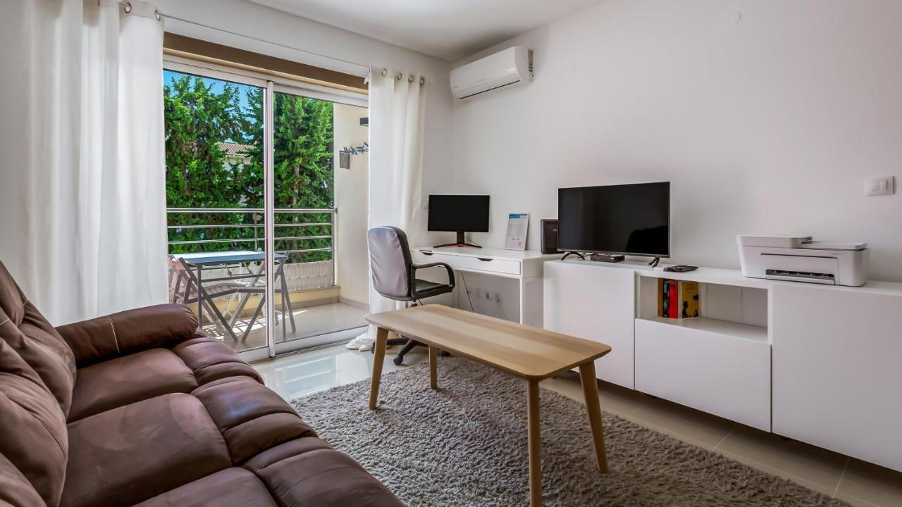 אלבופיירה Luminous 2 Bdr Apartment W/Pool By Lovelystay מראה חיצוני תמונה